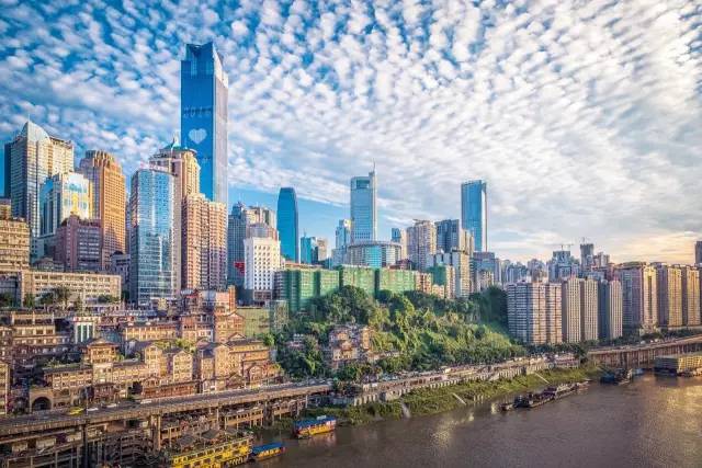 山城奇迹，重庆——自信与成就的舞台